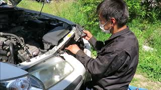 MAZDAカペラのエアコン修理風景　Air conditioner repair scene Mazda Capella