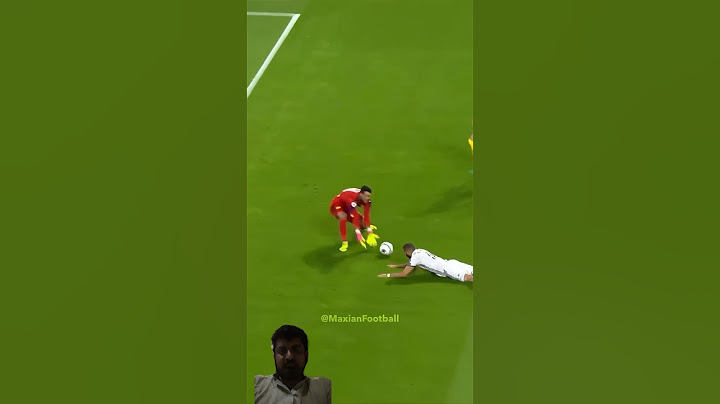 Ronaldo doesn’t need teammates #football #skills #messi #shorts #liverpool #soccer #chipgoal