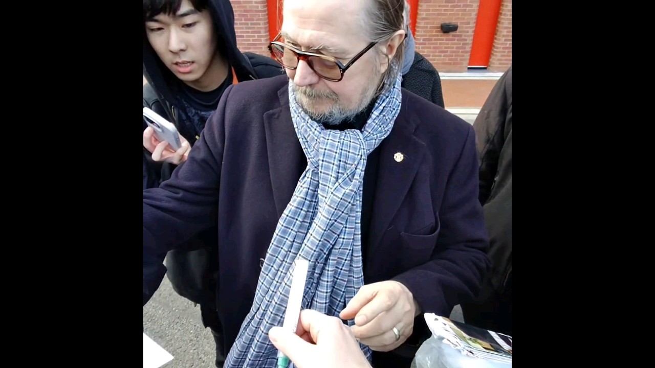 Gary Oldman is not a fan of signing blank items literally signs everything else.
