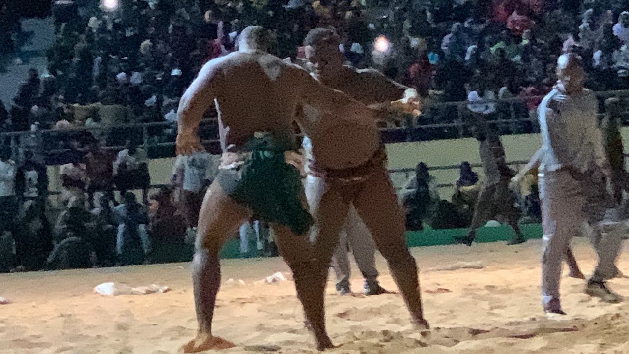 Ndiaga dolé résiste à DOUDOU SANÉ, GALA 5 millions à l’arène nationale le 29 janvier 2023