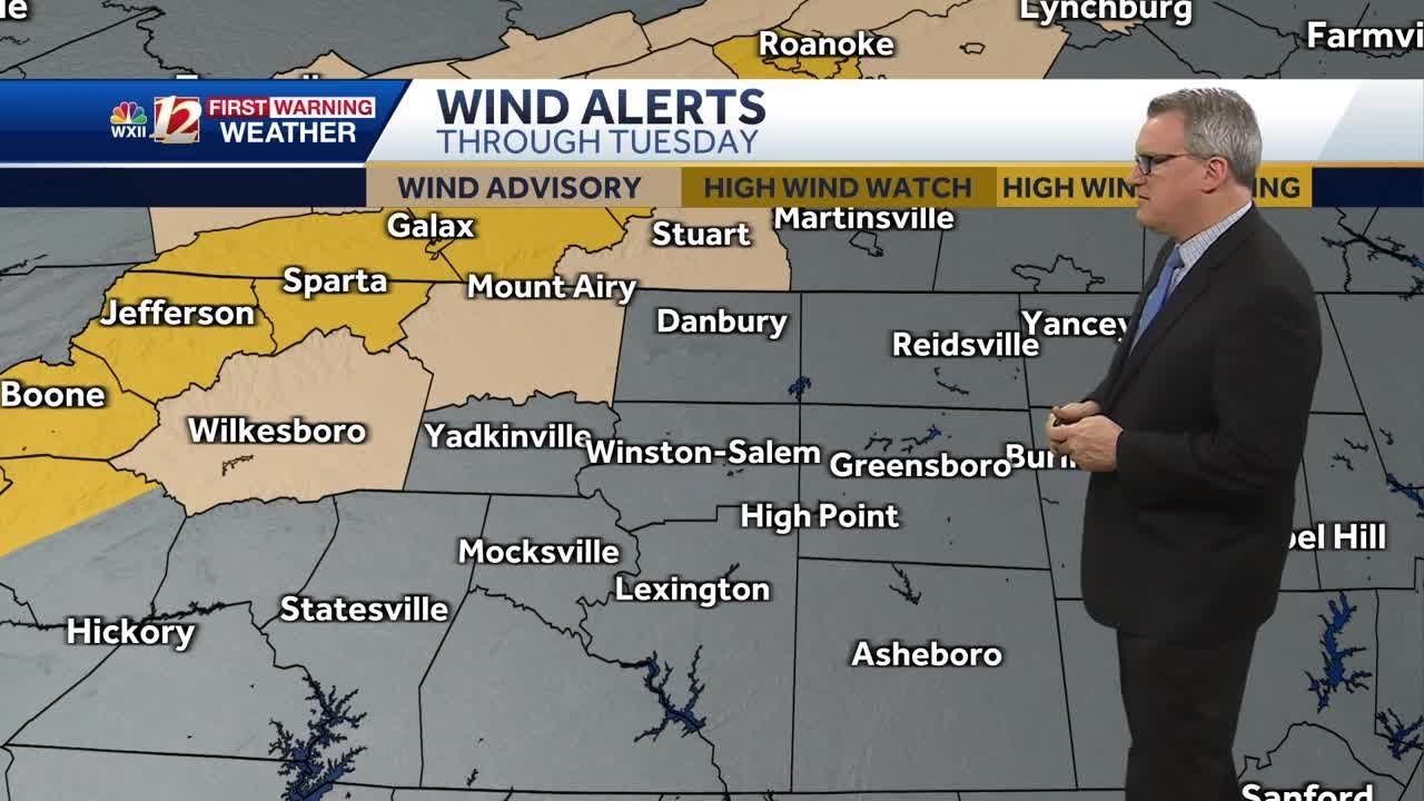 WATCH: Cold and gusty winds, bring snow to mountains - YouTube