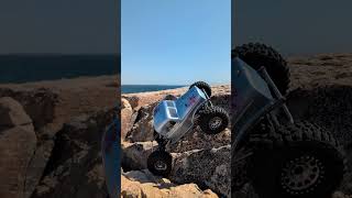 Crawling free #holmeshobbies #prolineracing #dluxfab #rccrawler