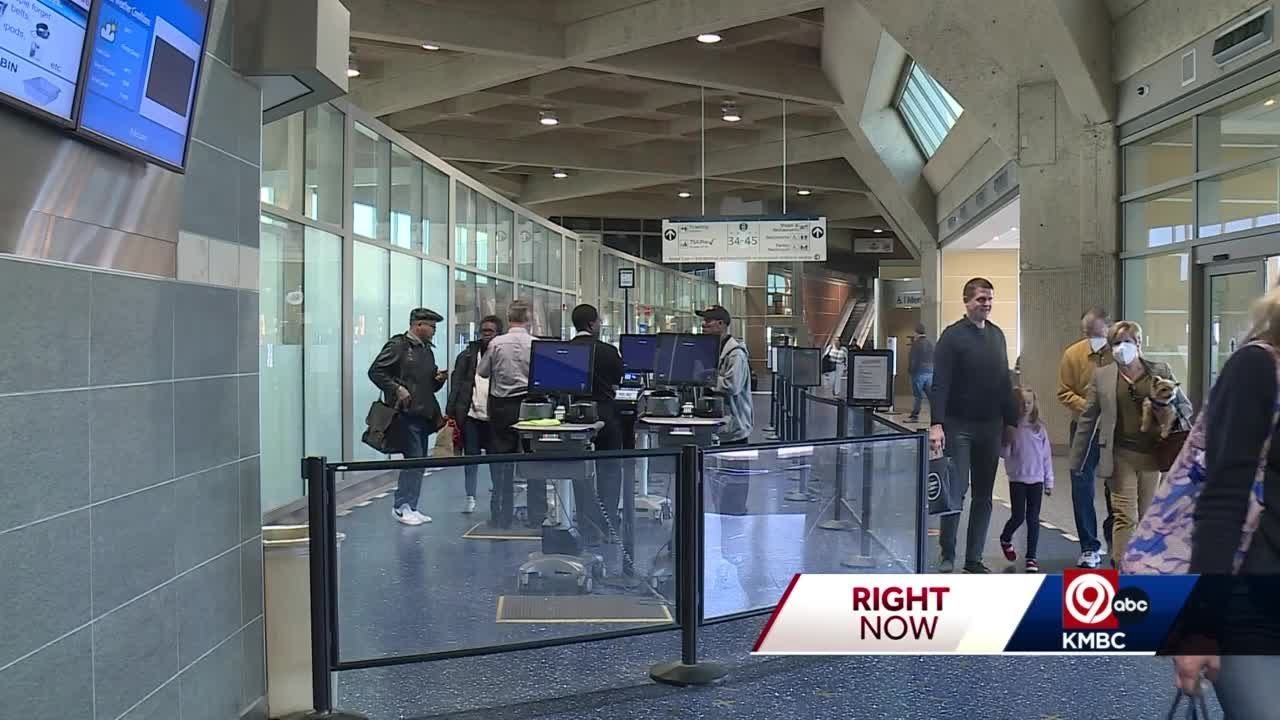 Nostalgia and eagerness on travelers' minds at the old KCI during its final holiday rush