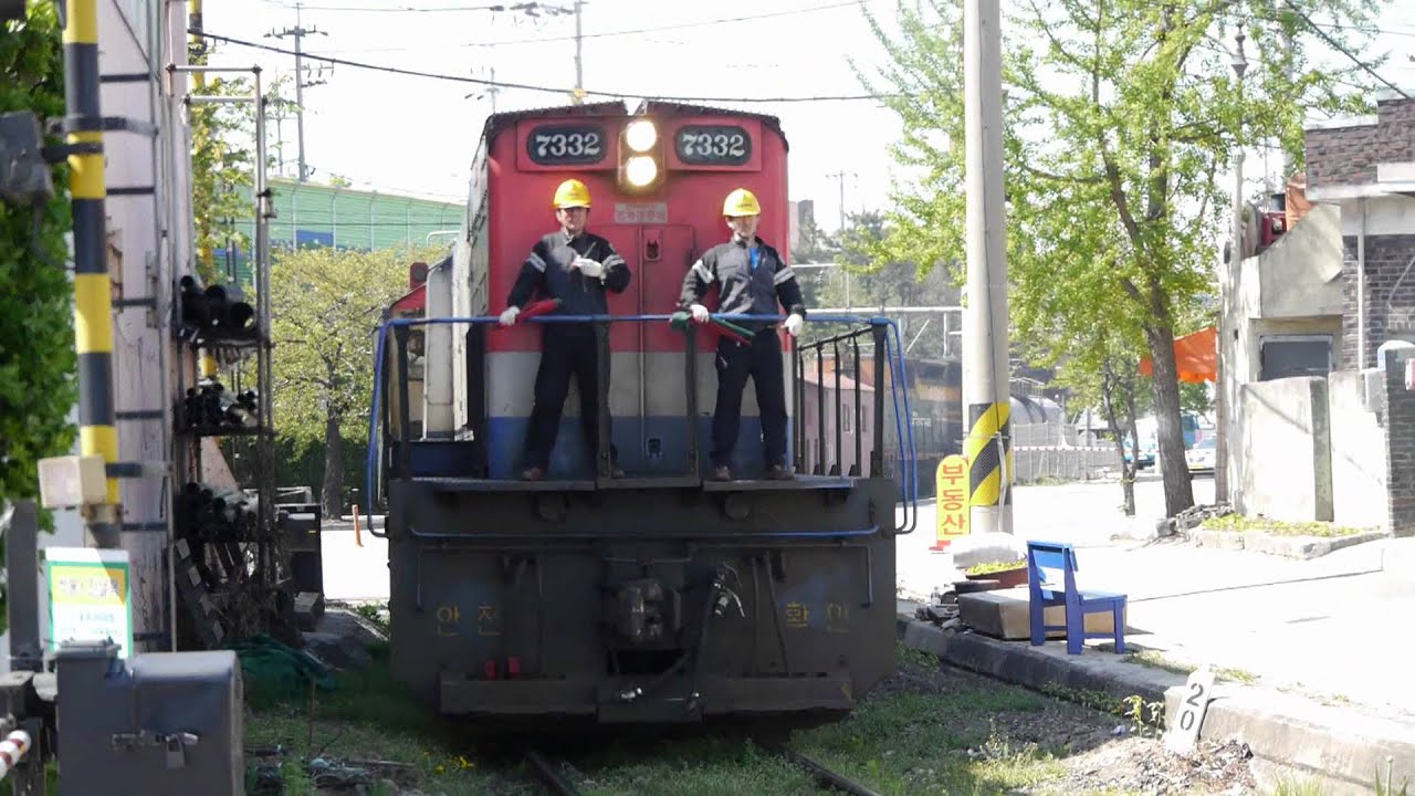 [HD] 구형 기관차 입창회송 / 韓国の旧式DLの入倉回送 / Old locomotive in Korea