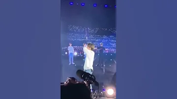 REMEMBER 3yr Back Army Surprised BTS By Singing Forever Young In Wembley Stadium THEY CRIED Bts 