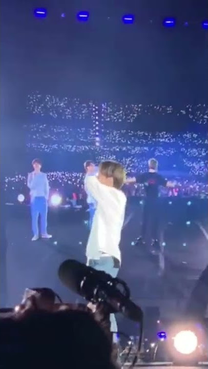 REMEMBER 3yr back army surprised BTS by singing 'forever young' in wembley stadium.THEY CRIED! #bts