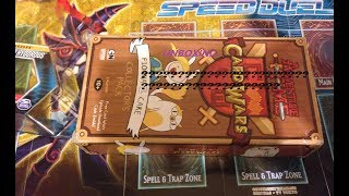 opening up a preowned adventure time Card wars Fionna vs Cake collector's pack