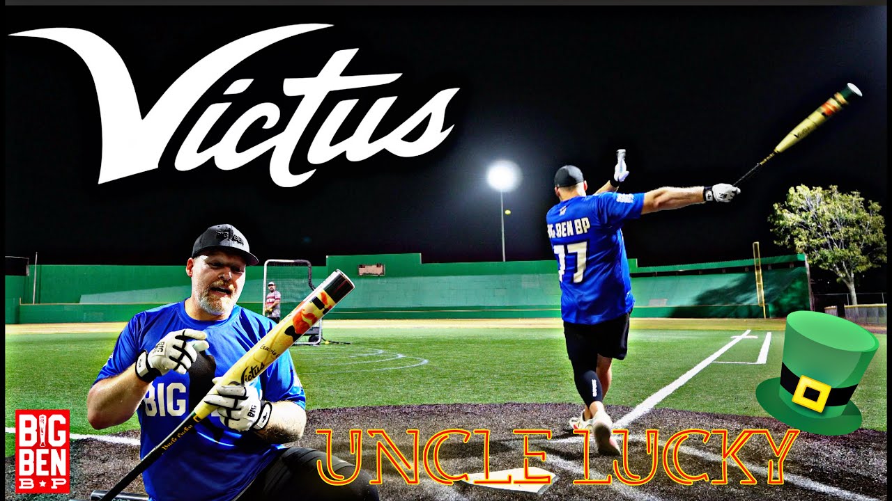 Отбиваем мяч битой Victus TRAVIS CLARK Signature Bat, 