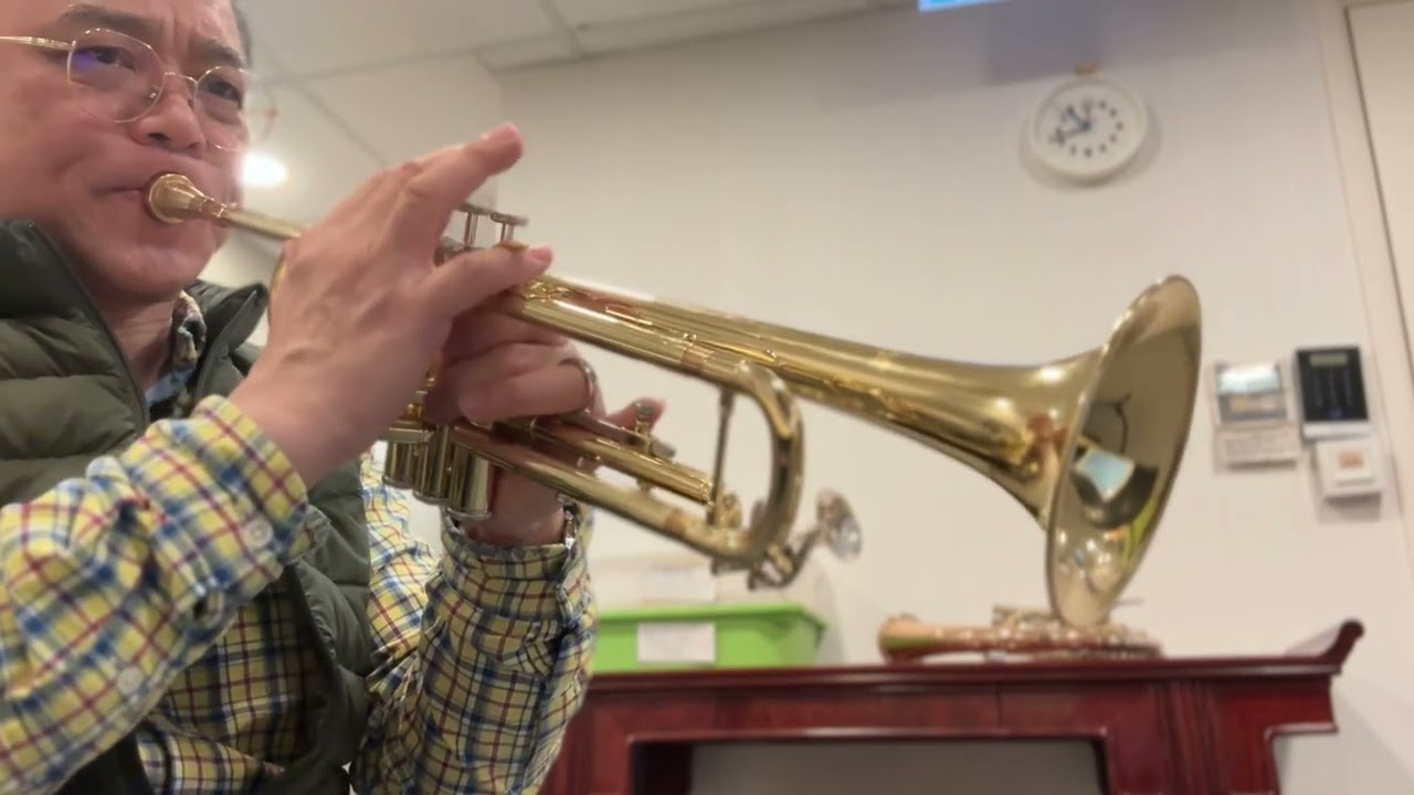 Bach TR-600 Trumpet #AH3301xx01 - YouTube