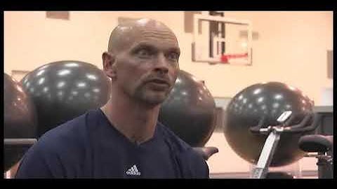 Kevin Durant I Single Leg Dumbbell Curl to Press