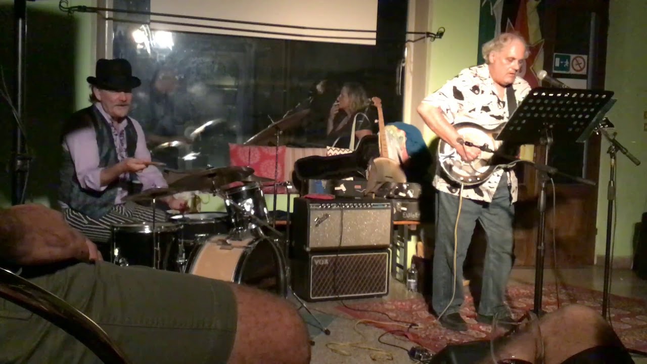 Eugene Chadbourne Schroeder Duo Live at Misskappa - Italy 6-9-2018 bekijken op YouTube Eugene Chadbourne Schroeder Duo Live at Misskappa - Italy 6-9-2018 bekijken op YouTube