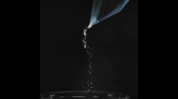 Fine mesh xanthan gum powder flow