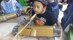 Salut...! Grup Musik Tradisional Sunda Memainkan Karinding-Celempung  - Durasi: 2:23. 