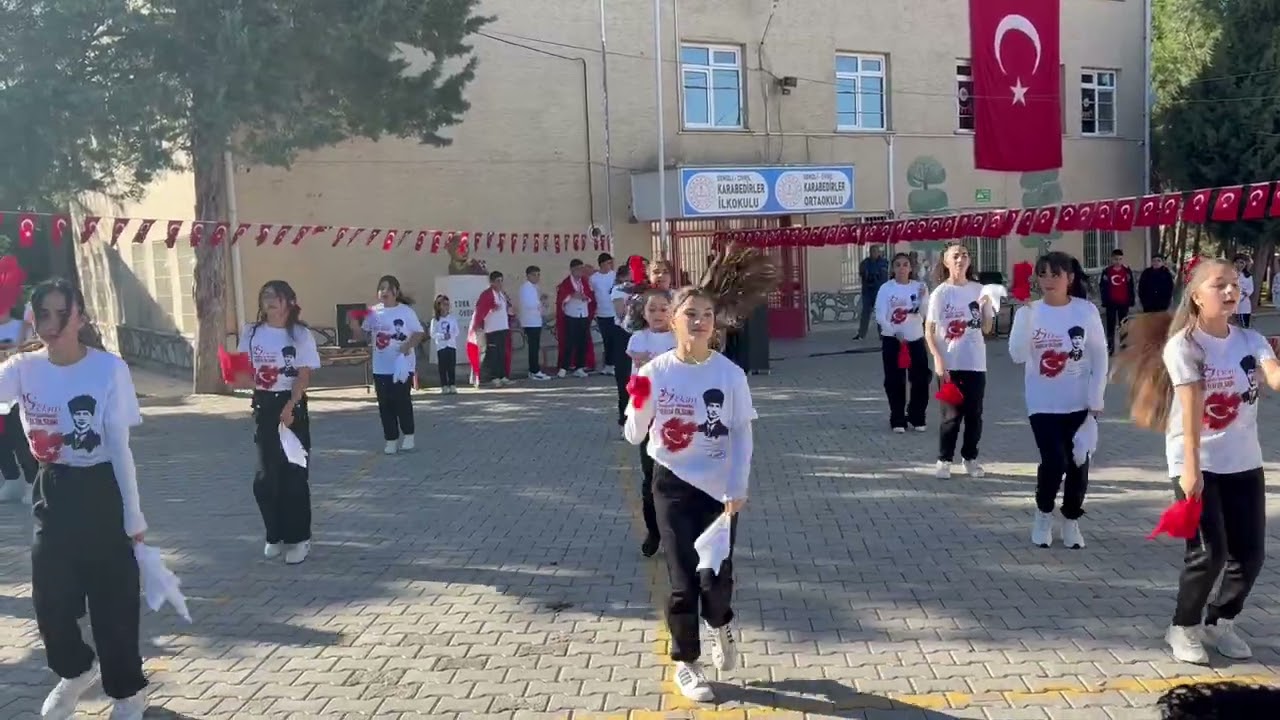 Muhteşem Gösteri  23 Nisan / 29 Ekim Gösteri #dans #bayrak #23nisankutluolsun #bayram #29ekim