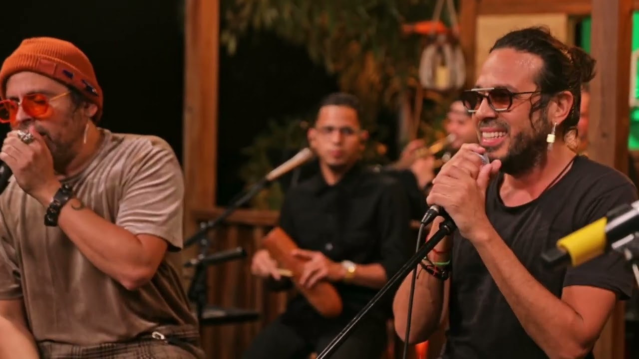 在 YouTube 上观看 Alíviame - Servando y Florentino feat. Norberto Velez (Live Sesiones Desde La Loma) 在 YouTube 上观看 Alíviame - Servando y Florentino feat. Norberto Velez (Live Sesiones Desde La Loma)