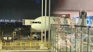 EVA Air Boeing 777-300ER Taking-Off at Chicago O’Hare (B-16720) EVA Air Boeing 777-300ER Taking-Off at Chicago O’Hare (B-16720)