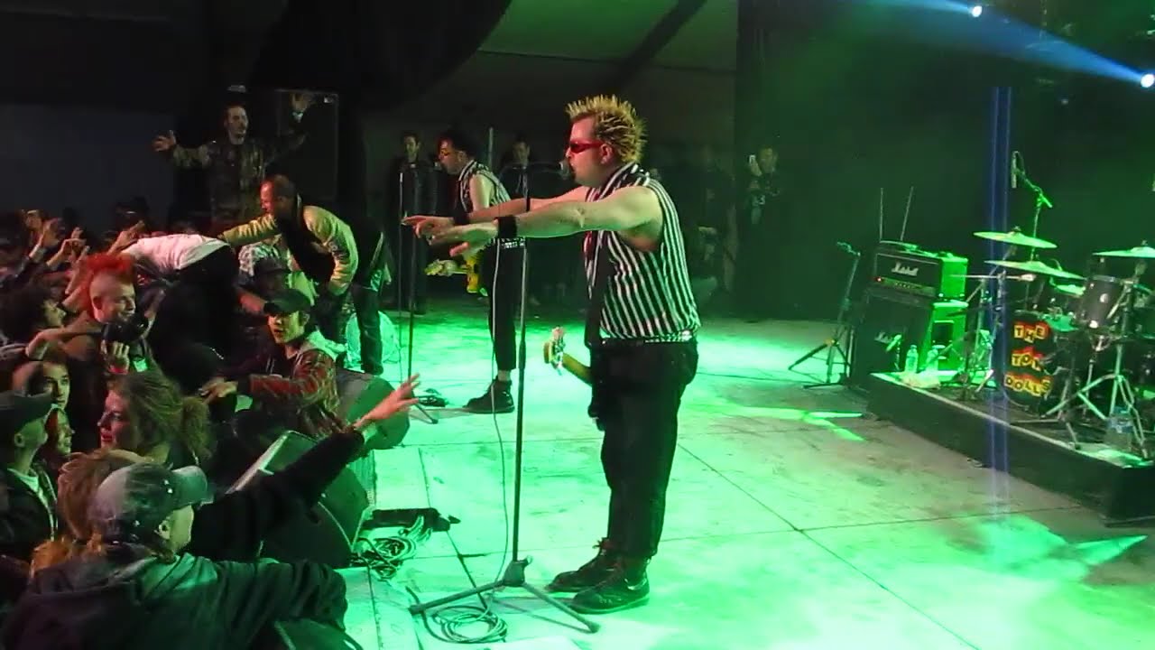 The Toy Dolls - Nellie the Elephant (Zikenstock Festival 2013 France, Cateau-Cambrésis) [HD]