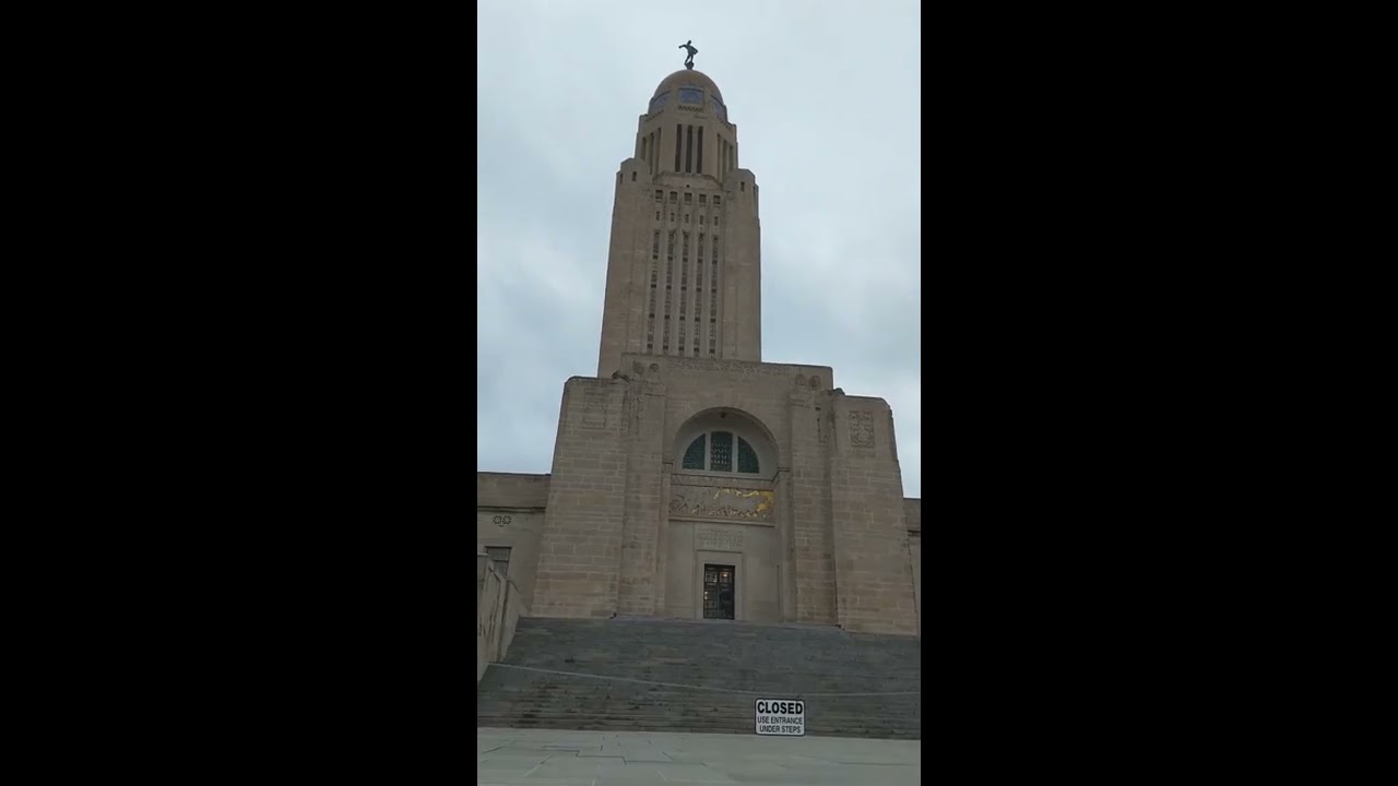 NE State Capitol Virtual Tour of Oregon Trail Historical Traits