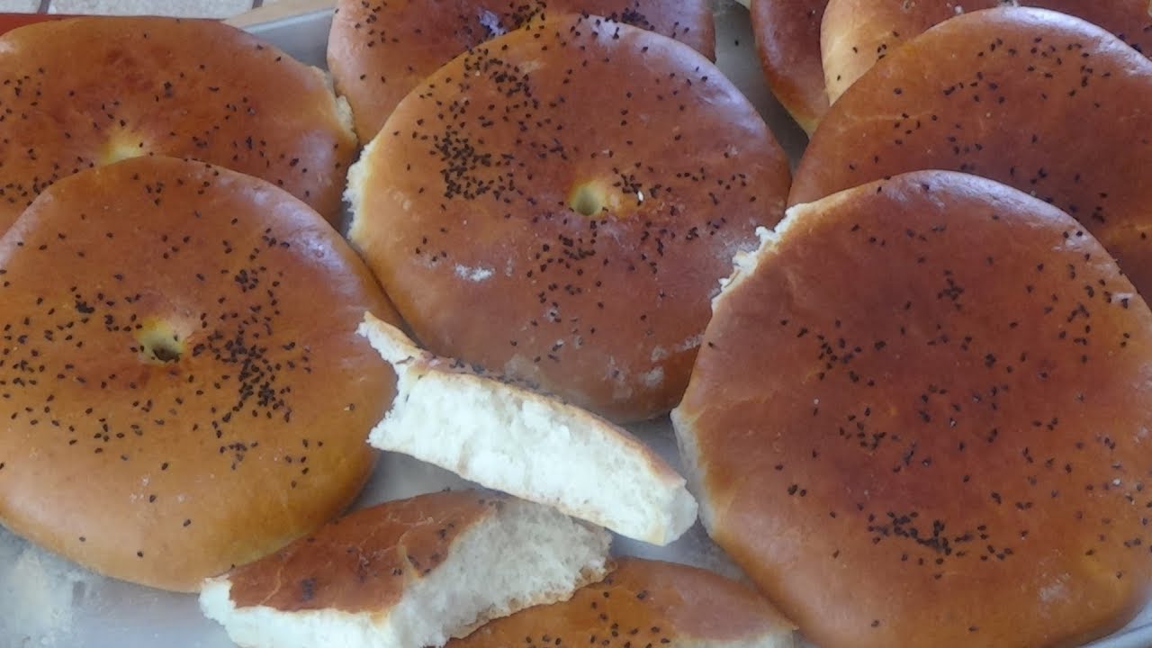 pain rond maison ou khobz edare /خبز الدار خفيف مثل القطن مصنوع بنفس عجينة خبز الباغيت