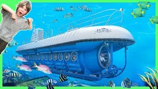 Axel Dives DEEP in the SEA on a SUBMARiNE with Atlantis Maui
