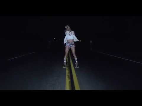 როლიკებით ცეკვა ქუჩაში