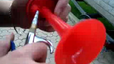 How long does an air horn last for?