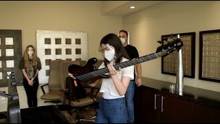 Video voorbeeld van "Alejandra Villarreal's new Spector USA Custom Bass"