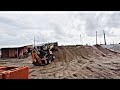 Levantando material com Mini Retrôescavadeira JCB 1CX✅