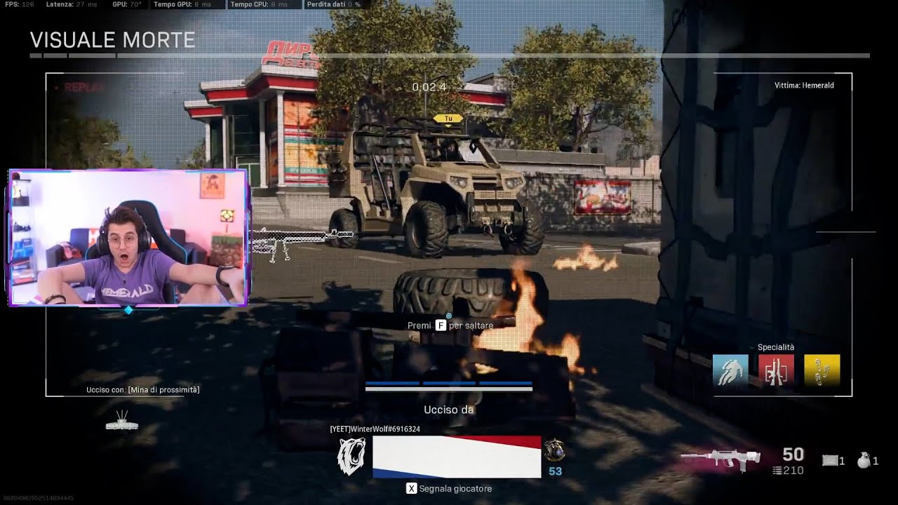 Hemerald in macchina becca una padella