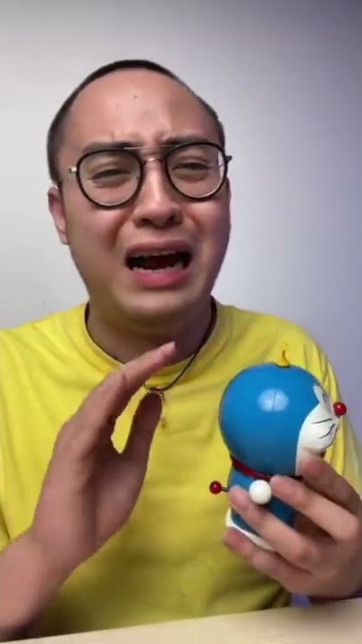 DORAEMON DIPENCET BUNTUTNYA MALAH GAK ADA AKHLAK! 😭