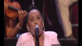 Video thumbnail of "Omara Portuondo- "20 años"  Montreal, Canada"