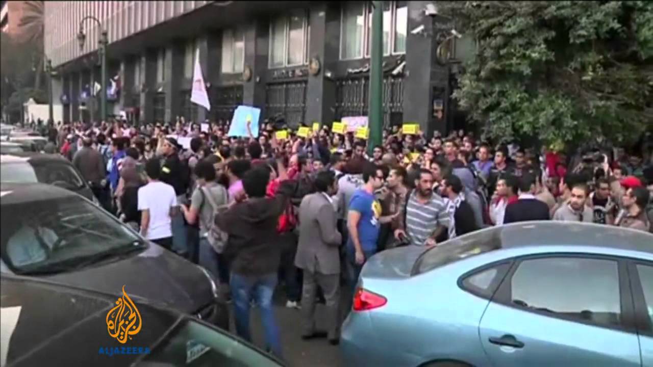ألقت الشرطة القبض على العشرات في مصر