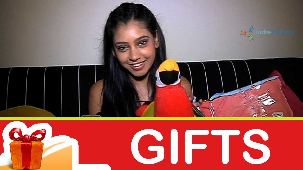 Niti Taylor's Gift Segment - Part 02