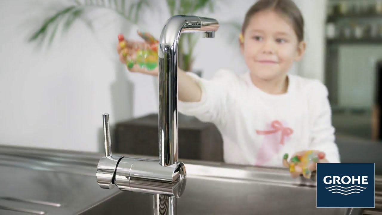 Single Handle Pull Out Kitchen Faucet