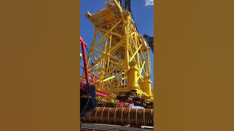 Heerema SSCV Sleipnir lifting the HKZ Jacket