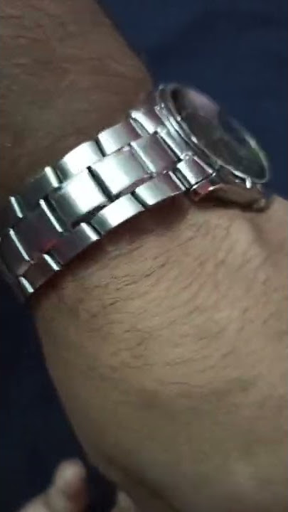 How to wear watch? shorts