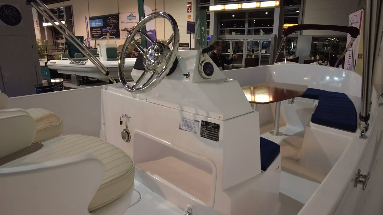 Small electric boat Legend 2023  36.700€