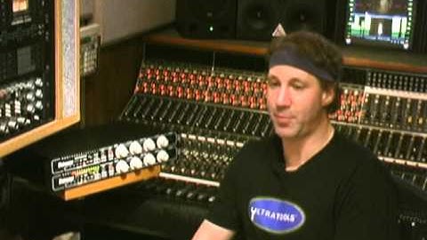 Distressor Demo w/Dave Derr on Synth Bass (part 5)