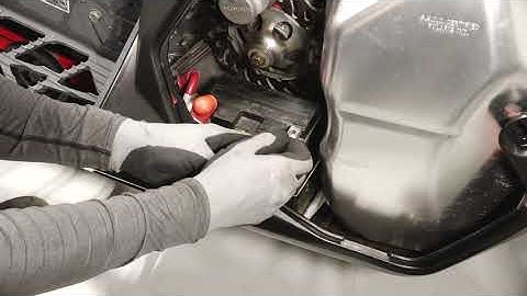 850 Switchback Assault 146 Battery Removal and Installation - Polaris Snowmobiles