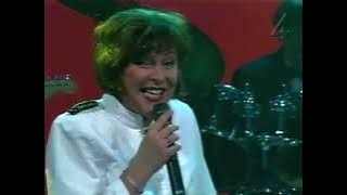 Lotta Engberg - Världens bästa servitris (live bingolotto  1997)