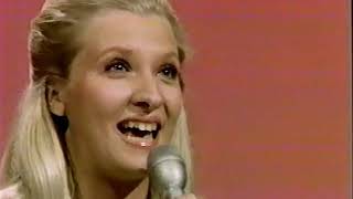 Ava Barber with Pardon My Southern Accent.