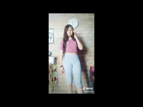 HERMOSA CHICA DE TIKTOK EN LICRA