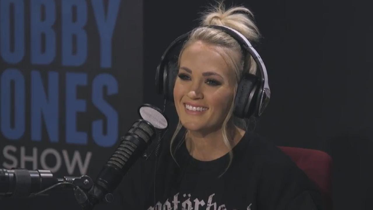 Carrie Underwood Injured 2018 - Carrie Underwood's Face Stitches Scar and  Broken Wrist After Fall