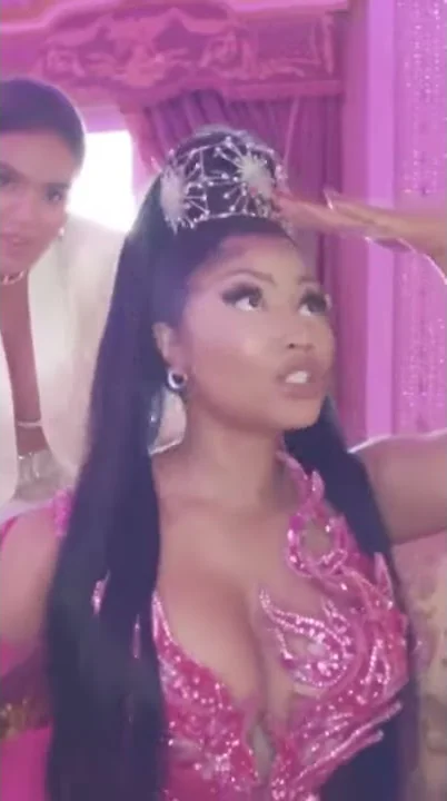 Nicki Minaj - Tusa (Vertical Video)