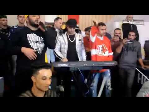 كزبره يغنى على مولد الدبابه مع الحاوى هتموت ضحك بحضور نجوم المجال