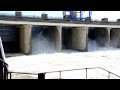 Сброс воды через плотину Каховской ГЭС