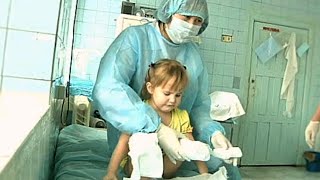 картинка: ДЕВОЧКА ИЗ НЕТОПЛЕНОЙ БАНИ, Ксюша Павлова. Как она и ее сестра живут сейчас?
