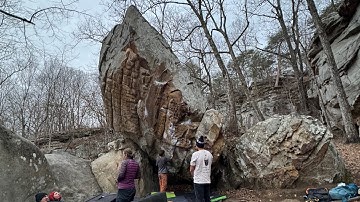 Outdoor Bouldering at Stone Fort (12/22/2025)