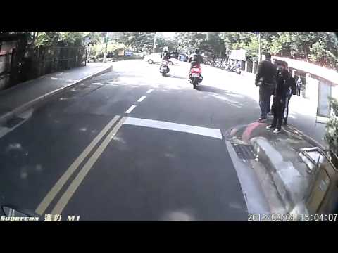 台北市北投區學園路碰撞