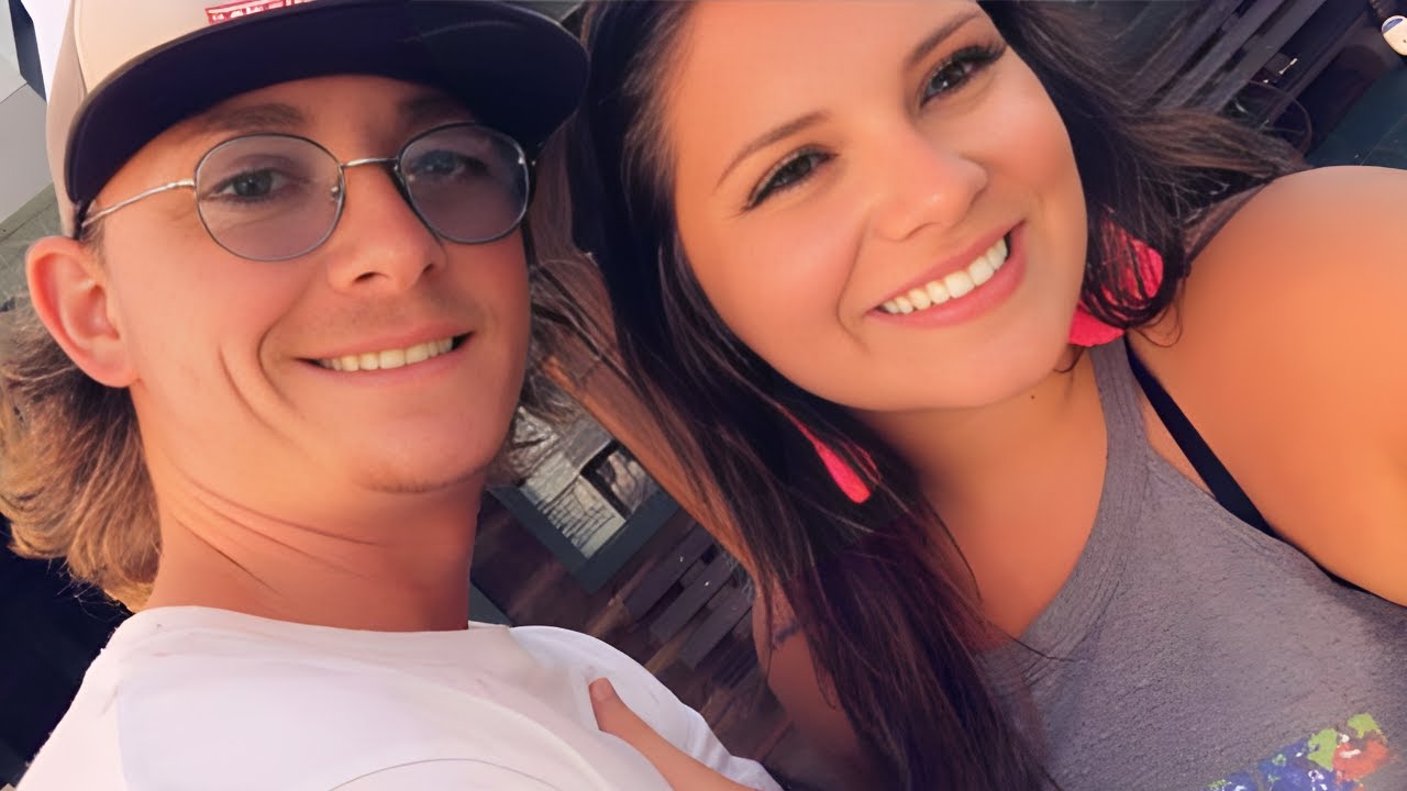 ENCONTRARAM O NAMORADO DEITADO AO LADO DO CARRO... - O TRISTE FIM DE LIVYE